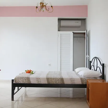 Madalenas Bed & Breakfast *